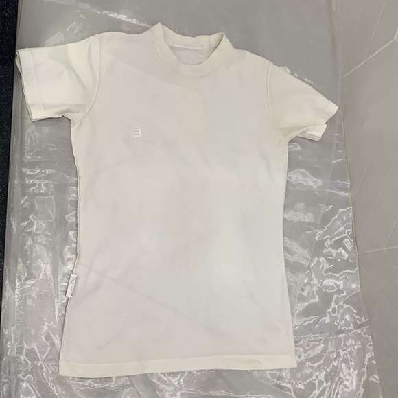 Like 🆕VTG ALFRED SUNG 90’ Embroidered 💯% Cotton Short Sleeves T-shirt - Picture 11 of 12